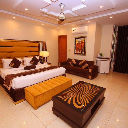 Premier Inn Grand Gulberg Lahore Buitenkant foto