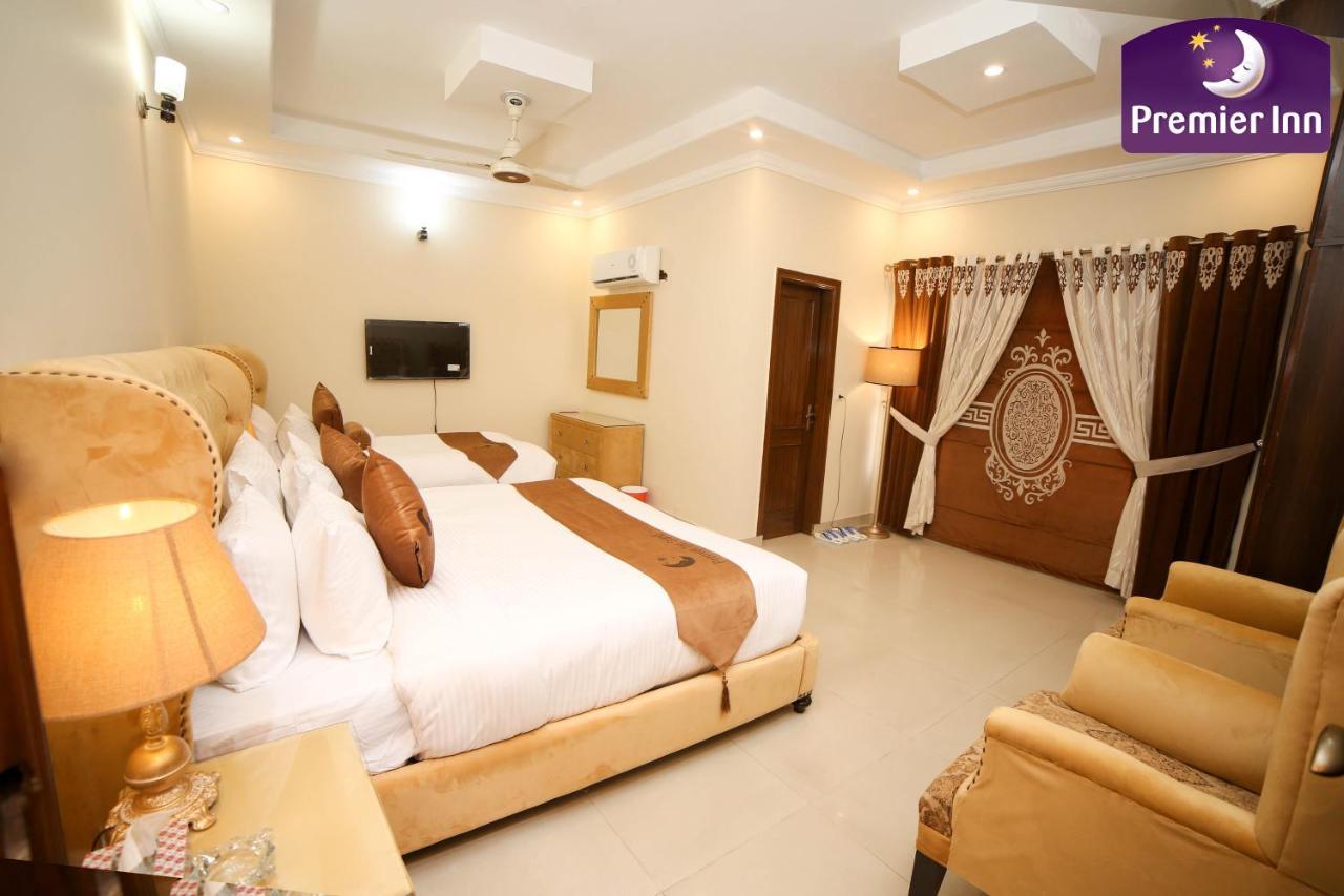 Premier Inn Grand Gulberg Lahore Buitenkant foto