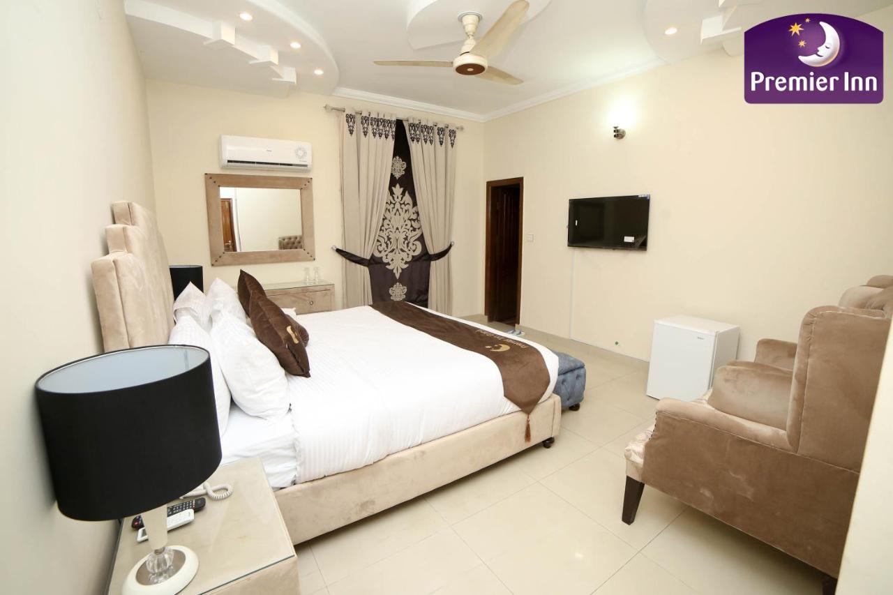 Premier Inn Grand Gulberg Lahore Buitenkant foto