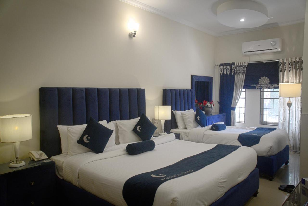 Premier Inn Grand Gulberg Lahore Buitenkant foto