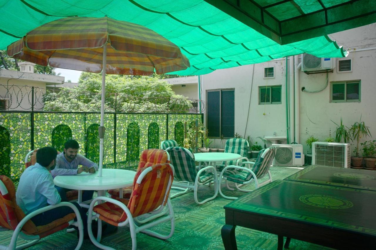 Premier Inn Grand Gulberg Lahore Buitenkant foto
