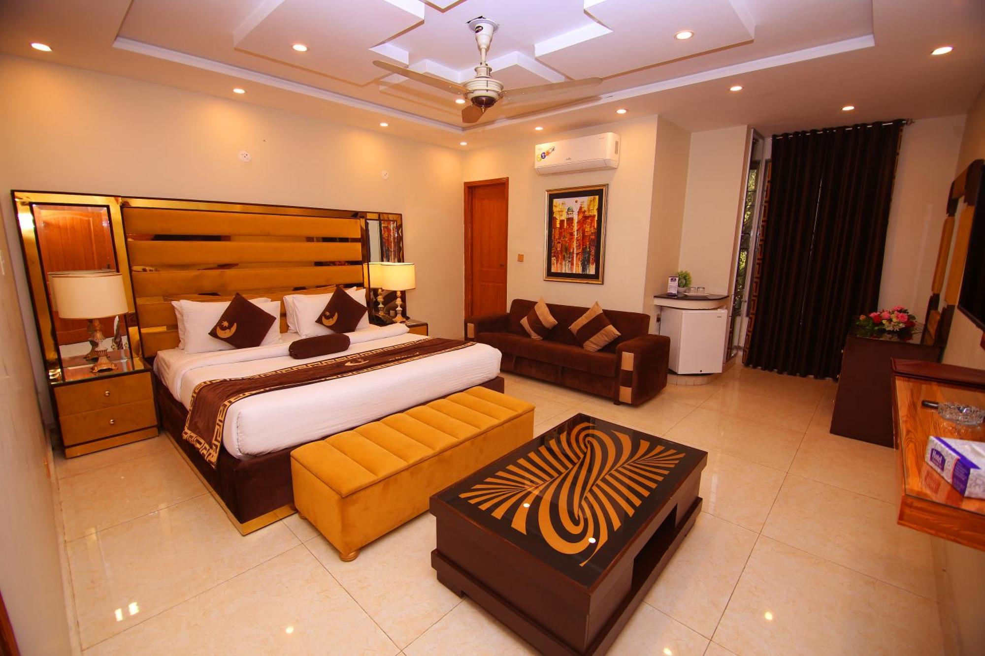 Premier Inn Grand Gulberg Lahore Buitenkant foto