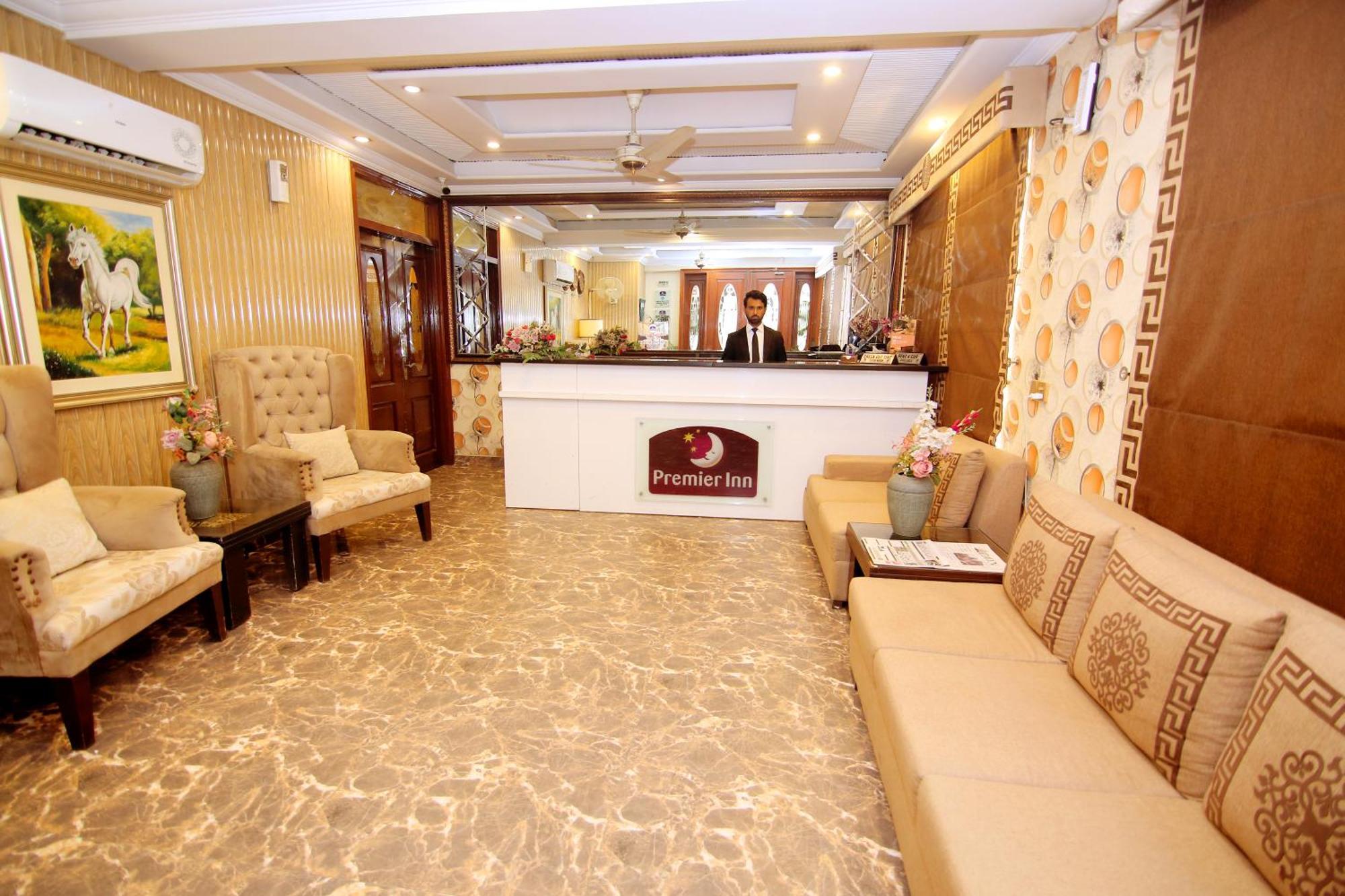 Premier Inn Grand Gulberg Lahore Buitenkant foto