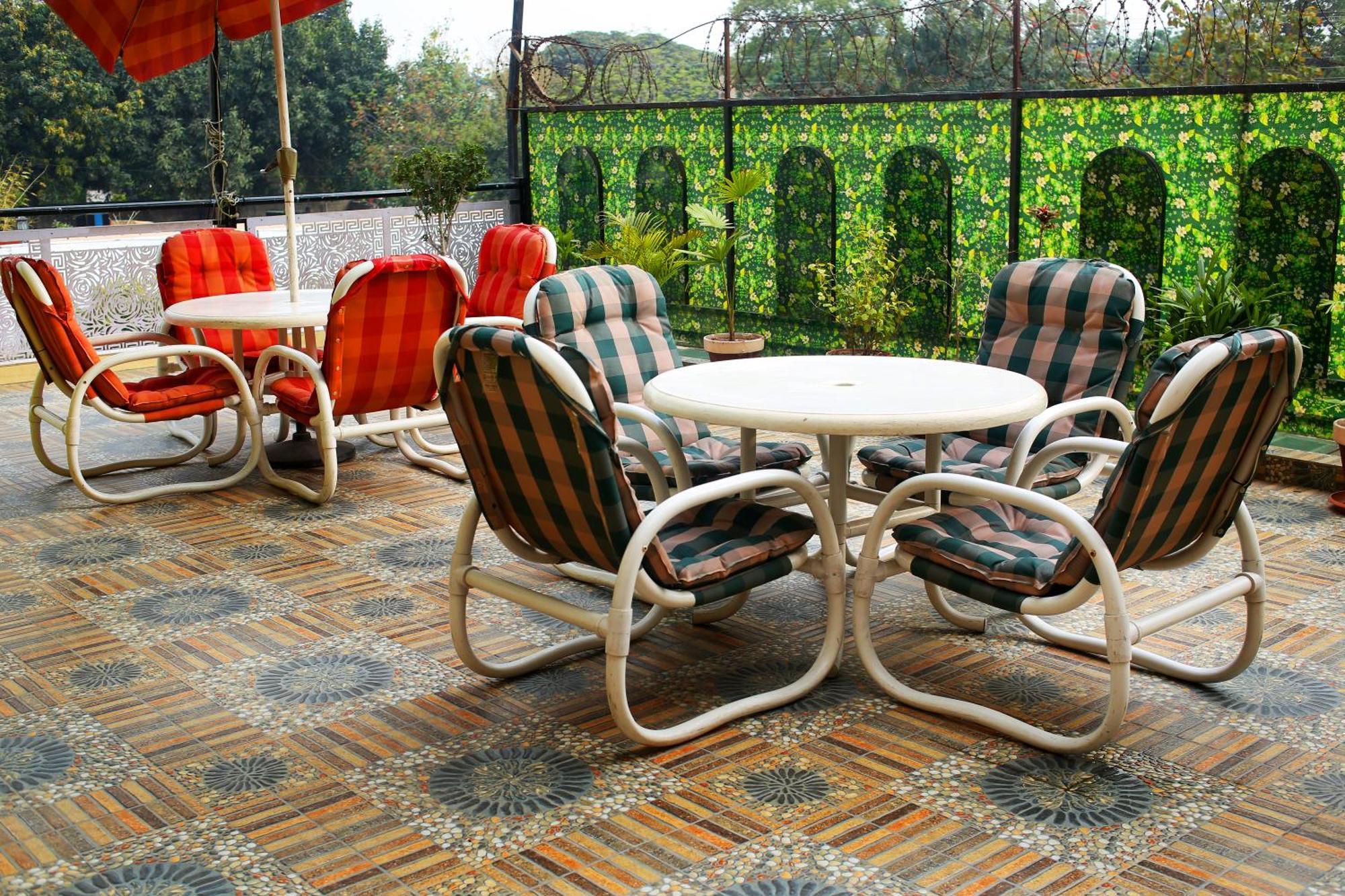 Premier Inn Grand Gulberg Lahore Buitenkant foto