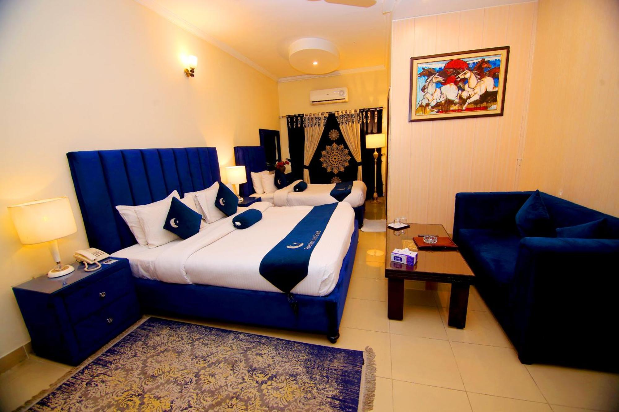 Premier Inn Grand Gulberg Lahore Buitenkant foto
