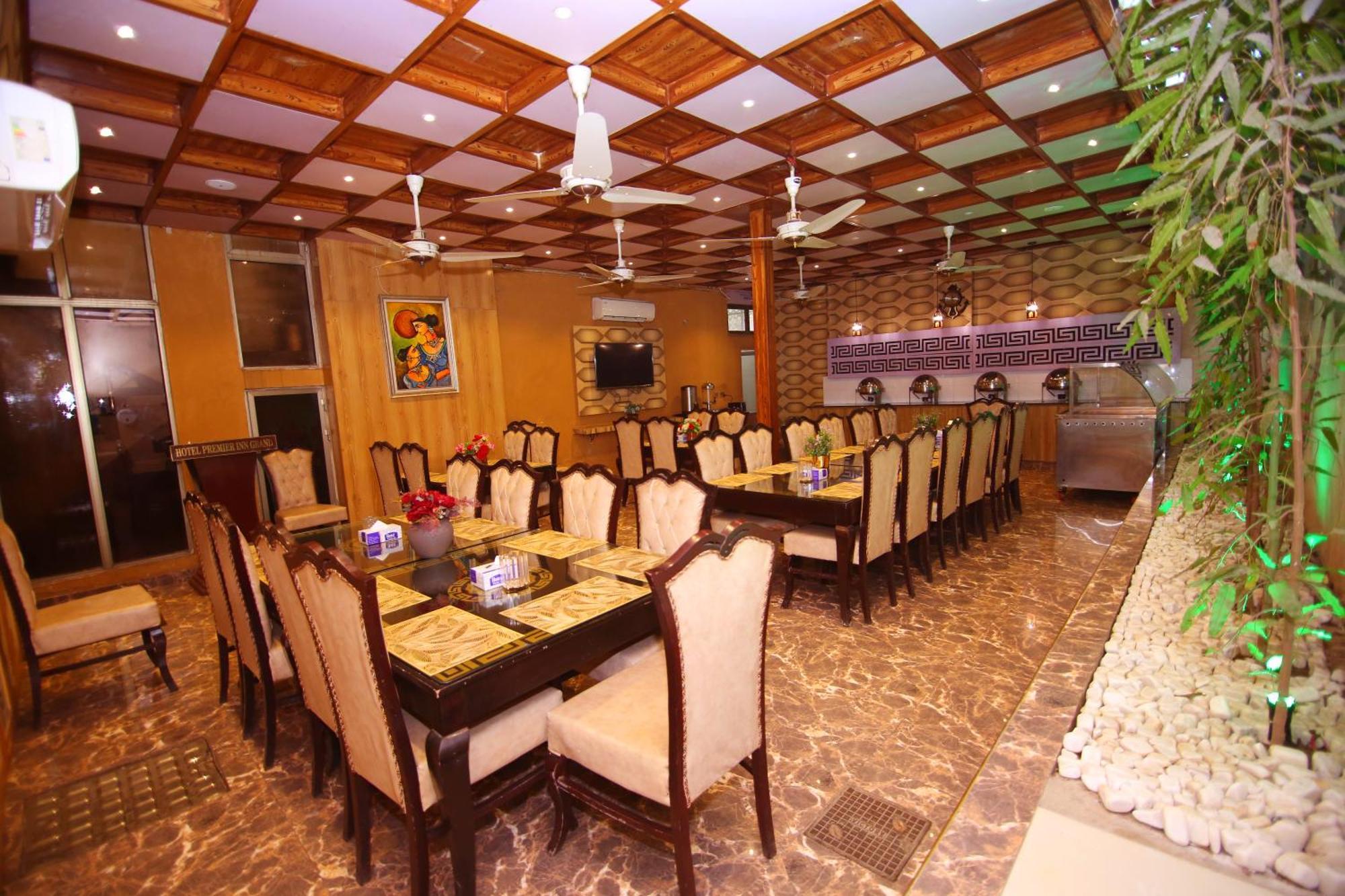 Premier Inn Grand Gulberg Lahore Buitenkant foto