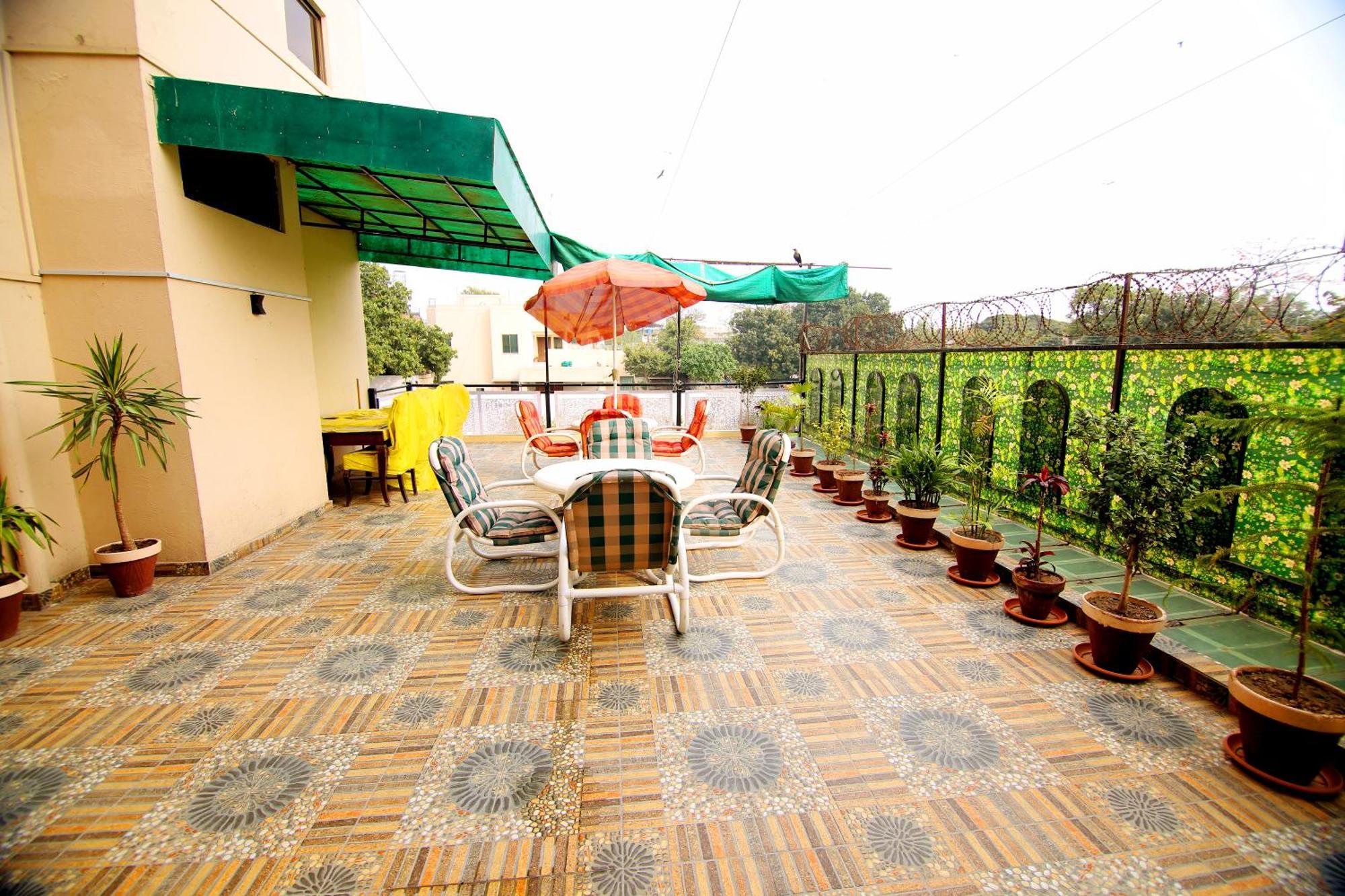 Premier Inn Grand Gulberg Lahore Buitenkant foto