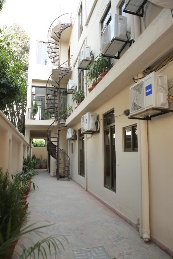 Premier Inn Grand Gulberg Lahore Buitenkant foto