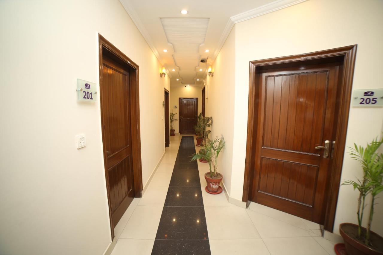 Premier Inn Grand Gulberg Lahore Buitenkant foto